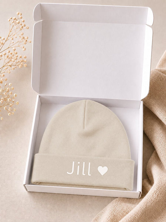 Babymutsje met Naam – Gepersonaliseerd Beige Newborn Mutsje – Kraamcadeau Baby – Beige unisex - Blij Eitje
