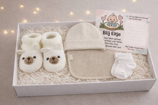 Blijeitje - Kraamcadeau Baby Geschenkset – Slofjes, Mutsje, Slab & Sokjes – Inclusief Cadeaudoos en Kaartje – Unisex Beige/Wit - Blij Eitje