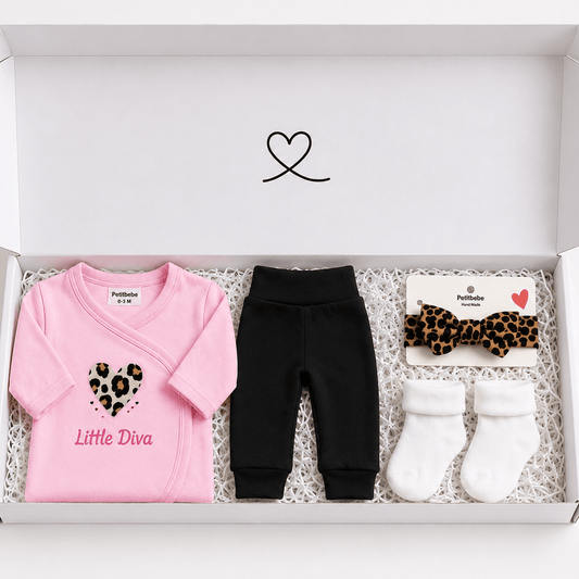 Blijeitje - Luxe 4-delige babycadeauset - Kraamcadeau meisje met stylvolle babyhoofdband, Shirtje, Broekje & Sokjes - Little Diva Design - Blij Eitje