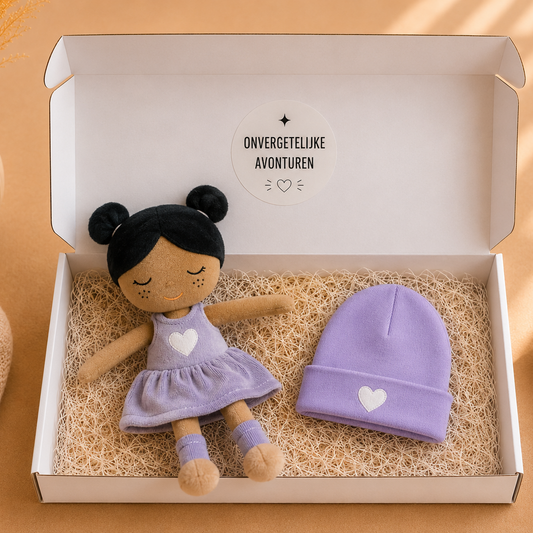 Jollein knuffelpop paarse jurk met baby mutsje in cadeaubox – kraamcadeau meisje