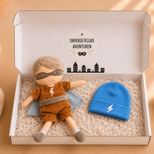 Jollein - Kraamcadeau jongen – Superheld Knuffel & Babymutsje Cadeauset | Babyshower Cadeau | Onvergetelijke Avonturen - Blij Eitje